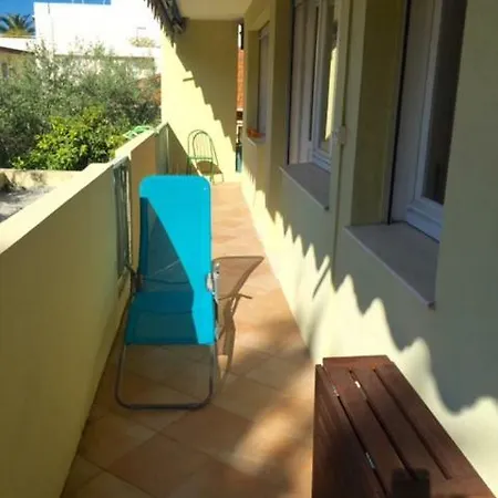 Nice Les Pins Parasols